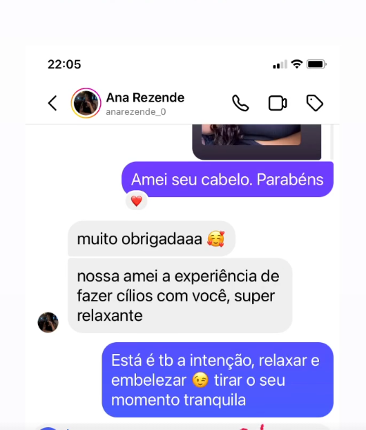 Depoimento de cliente sobre extensão de cílios
